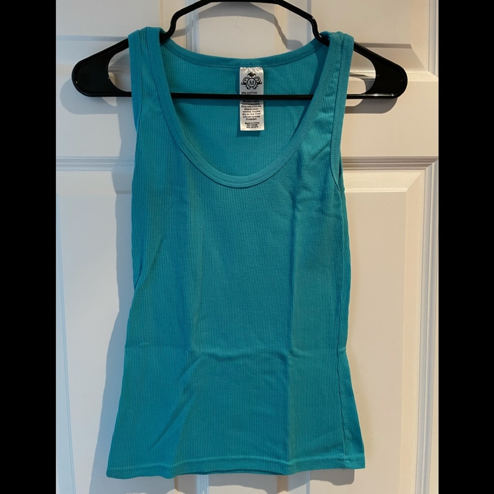 Women's tank top. size medium
